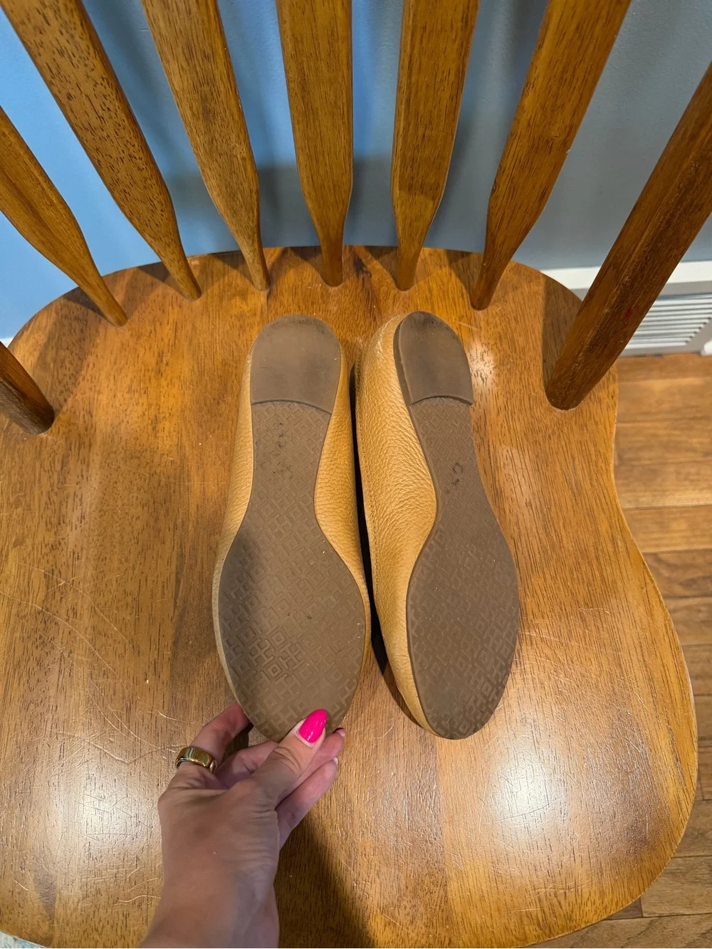 Tory Burch Tan Leather Logo Circle Ballet Flats - Picture 3 of 5